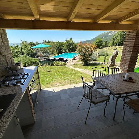 Villa Mavrici, Neighbors Free Buzet Bagian luar foto