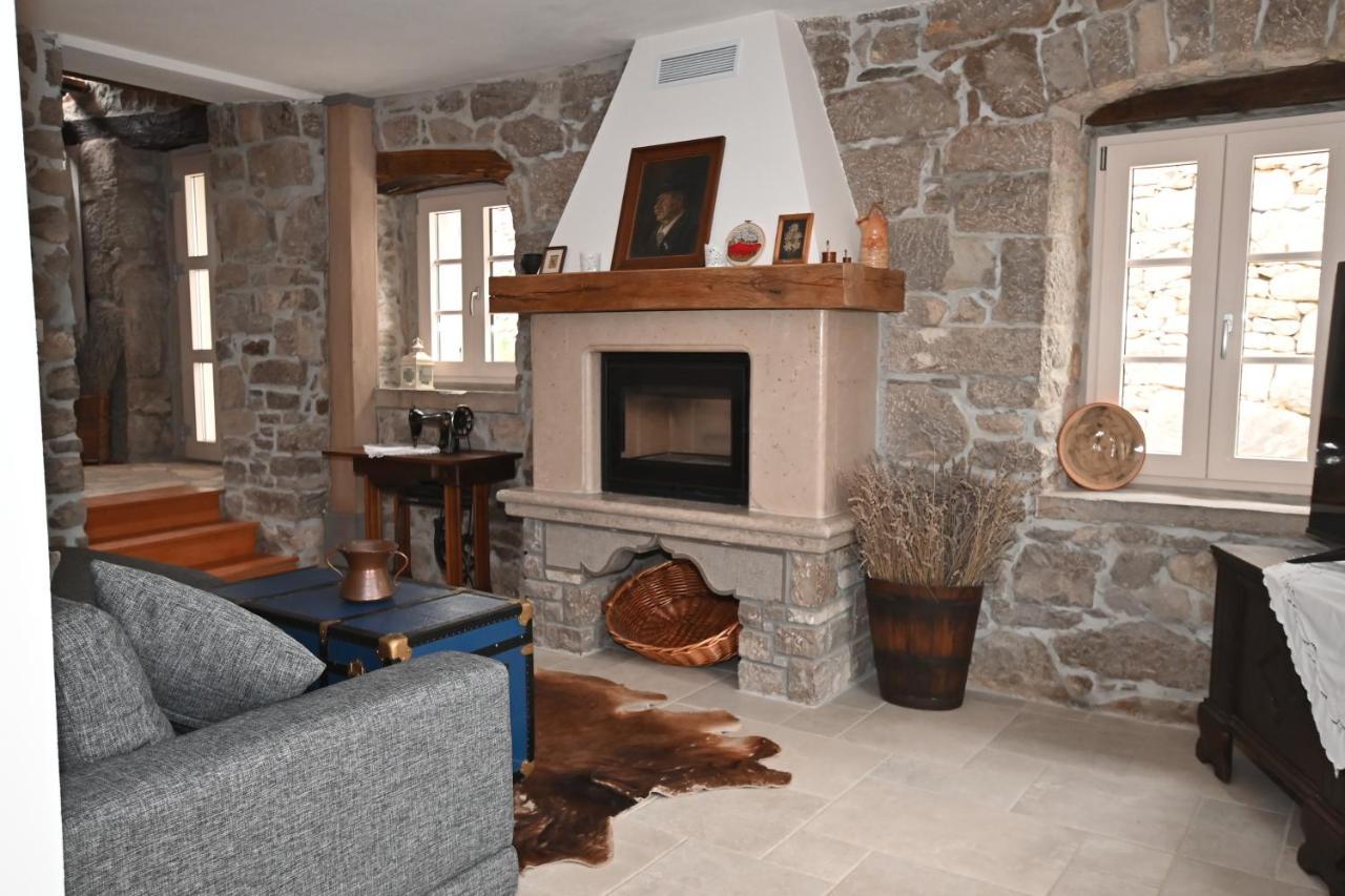 Villa Mavrici, Neighbors Free Buzet Bagian luar foto