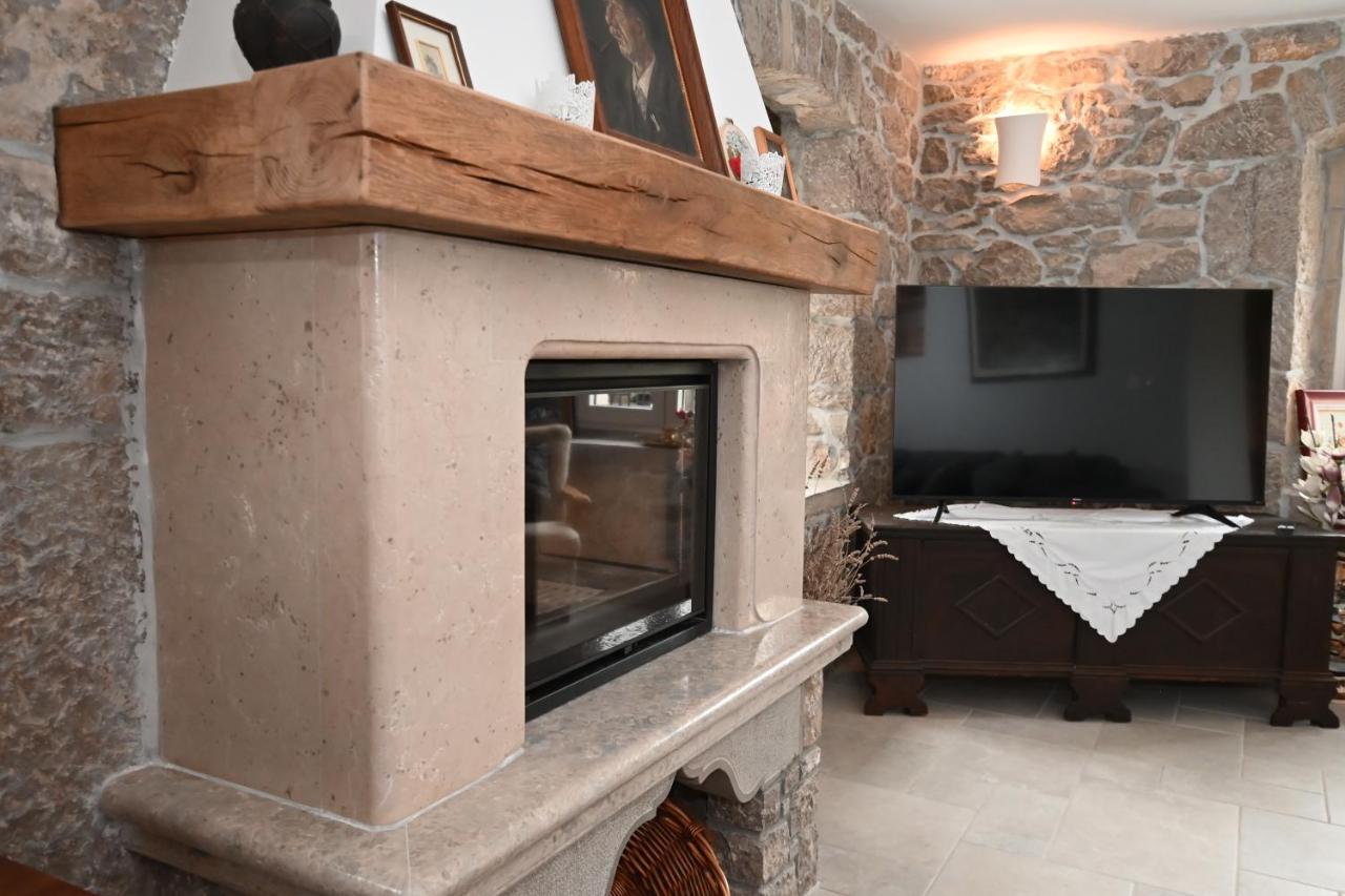 Villa Mavrici, Neighbors Free Buzet Bagian luar foto