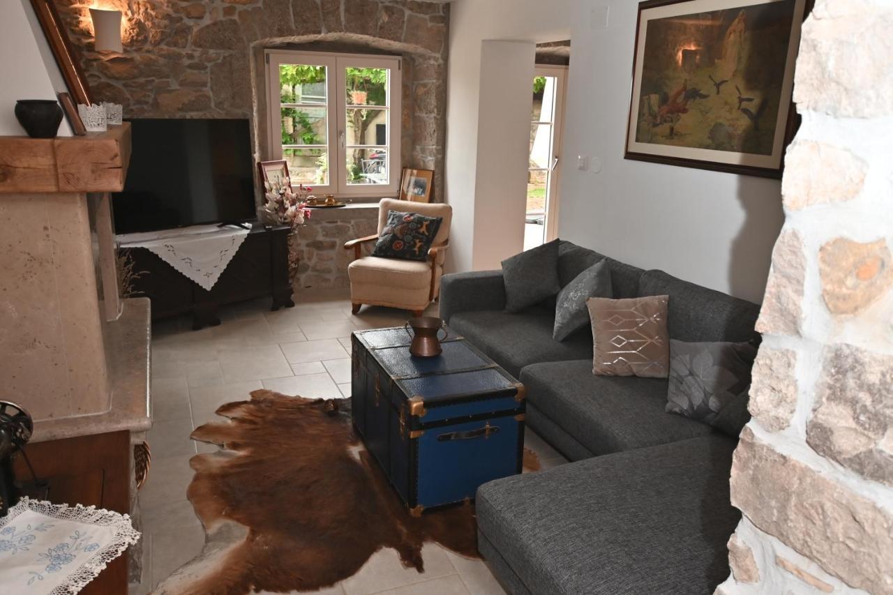 Villa Mavrici, Neighbors Free Buzet Bagian luar foto