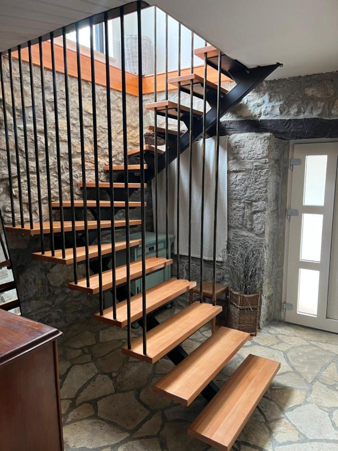 Villa Mavrici, Neighbors Free Buzet Bagian luar foto
