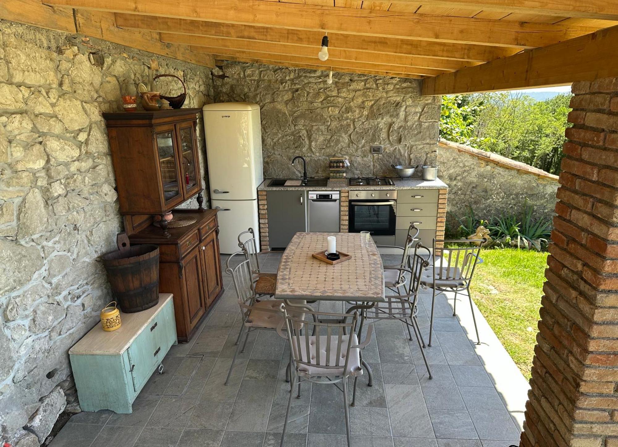 Villa Mavrici, Neighbors Free Buzet Bagian luar foto