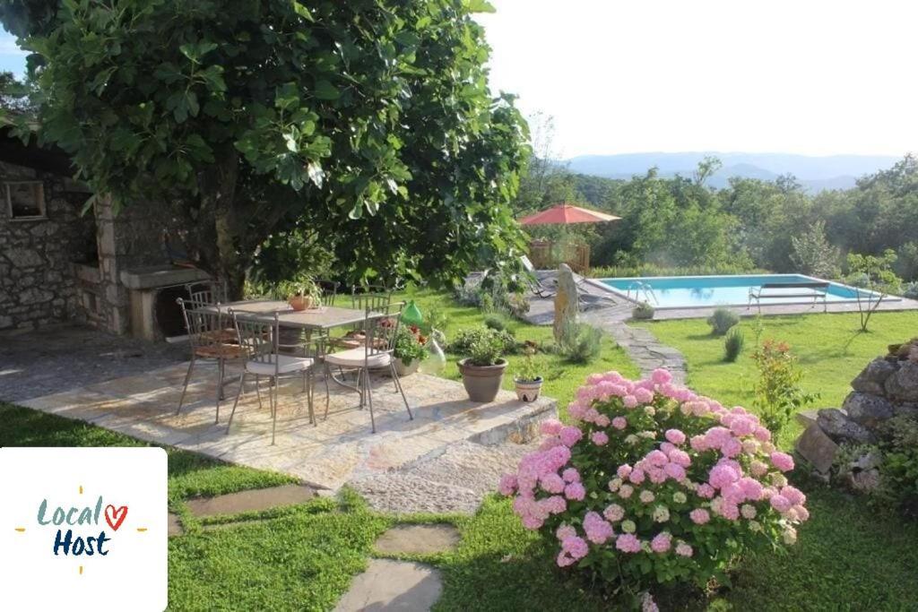 Villa Mavrici, Neighbors Free Buzet Bagian luar foto