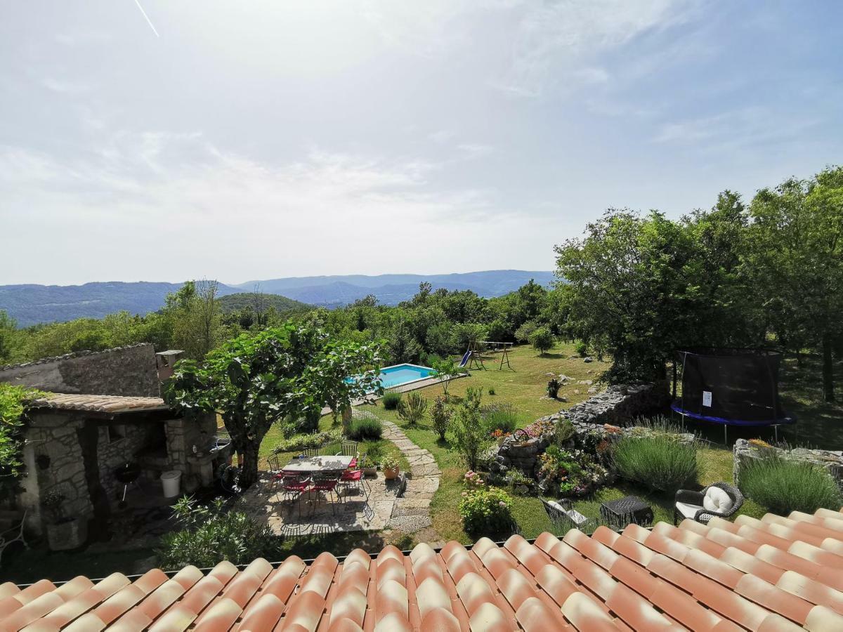 Villa Mavrici, Neighbors Free Buzet Bagian luar foto