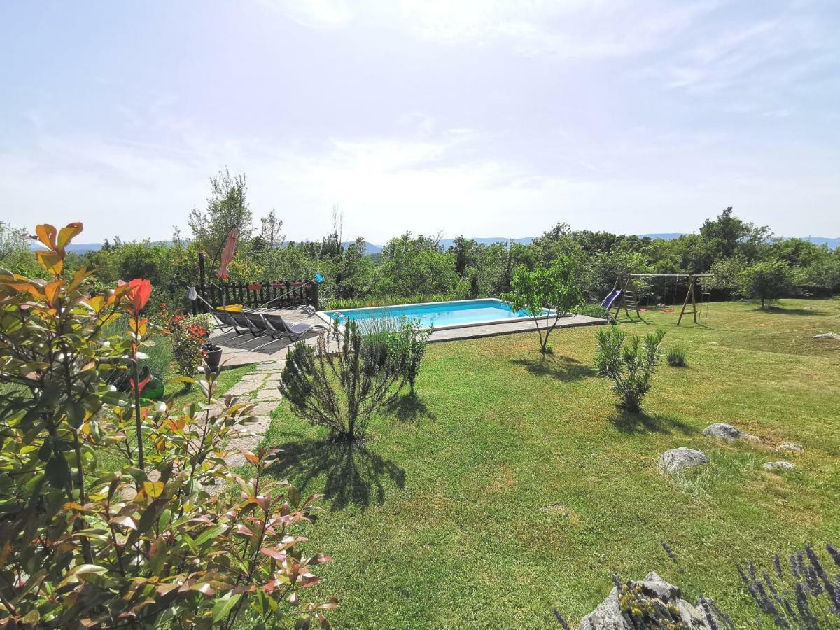 Villa Mavrici, Neighbors Free Buzet Bagian luar foto